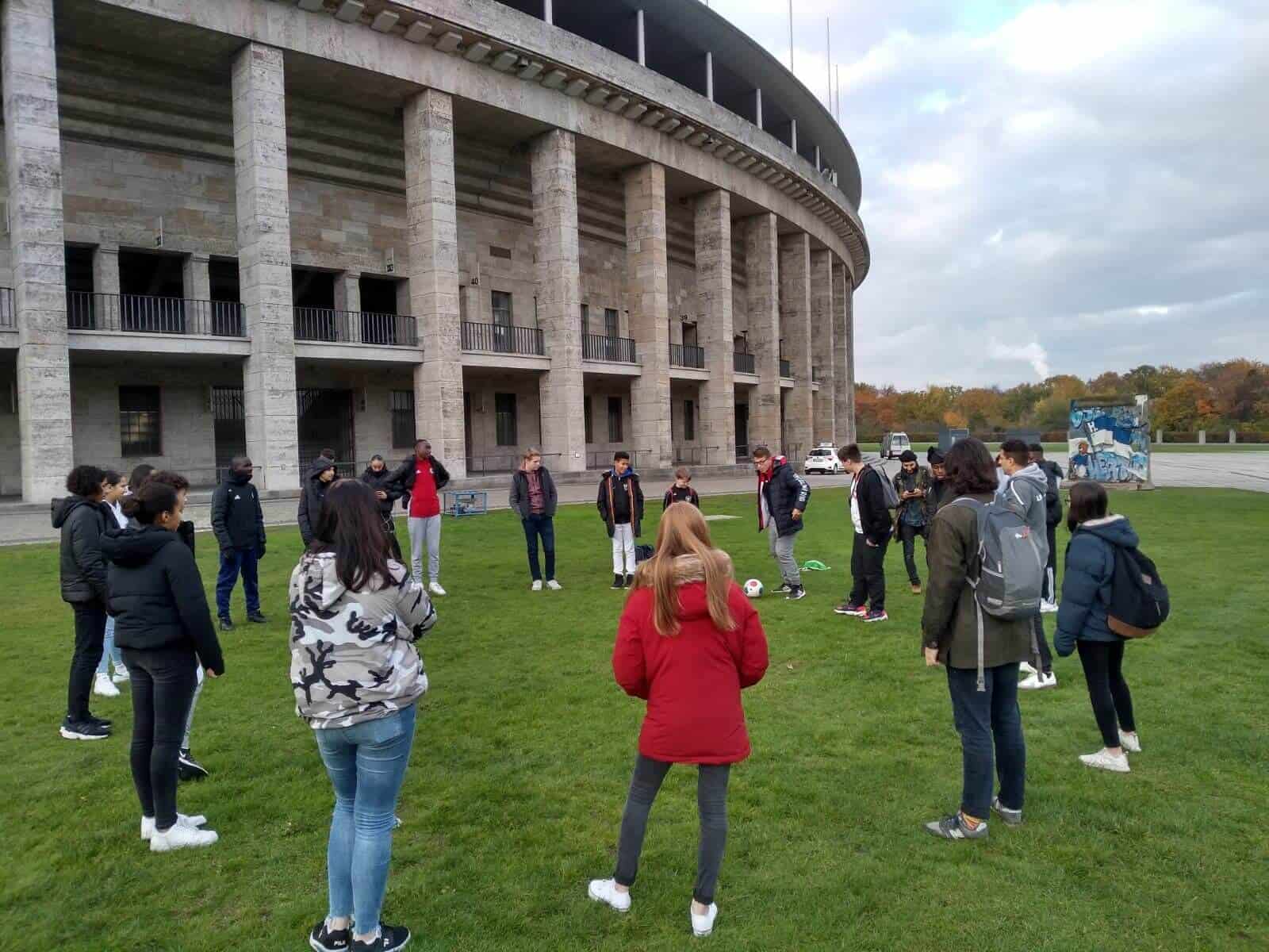 jeunes en rond